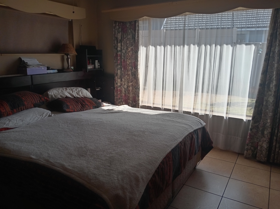 To Let 3 Bedroom Property for Rent in Randhart Gauteng