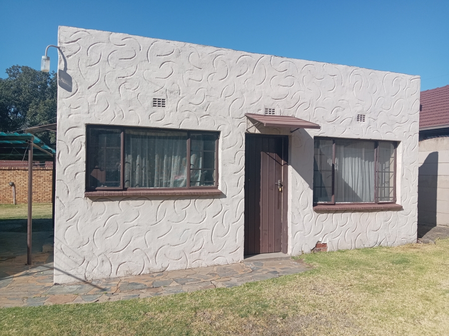 To Let 3 Bedroom Property for Rent in Randhart Gauteng