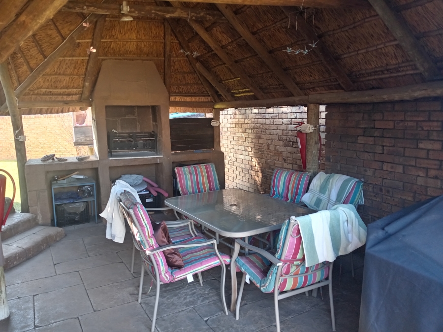 To Let 3 Bedroom Property for Rent in Randhart Gauteng