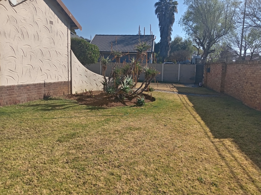 To Let 3 Bedroom Property for Rent in Randhart Gauteng