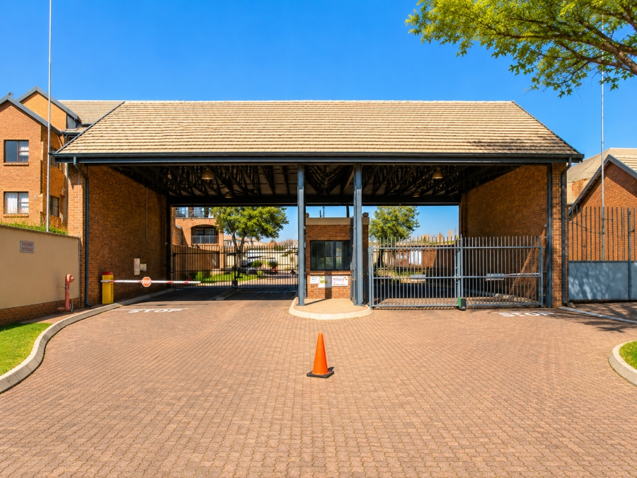 1 Bedroom Property for Sale in Halfway Gardens Gauteng
