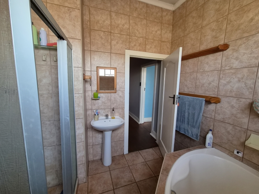 4 Bedroom Property for Sale in Clarens Park Gauteng
