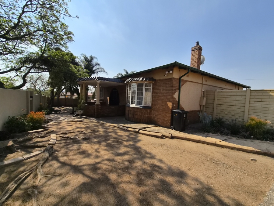 4 Bedroom Property for Sale in Clarens Park Gauteng