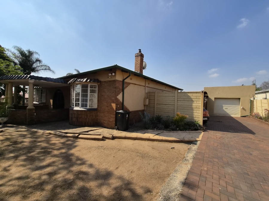 4 Bedroom Property for Sale in Clarens Park Gauteng