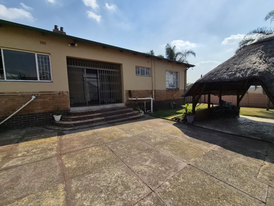 4 Bedroom Property for Sale in Clarens Park Gauteng