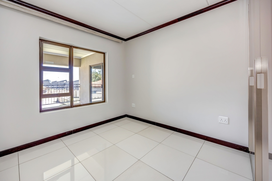 2 Bedroom Property for Sale in Broadacres Gauteng