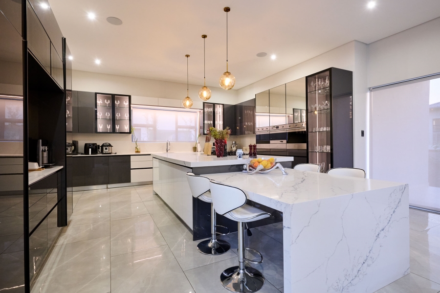 5 Bedroom Property for Sale in Waterfall Country Estate Gauteng