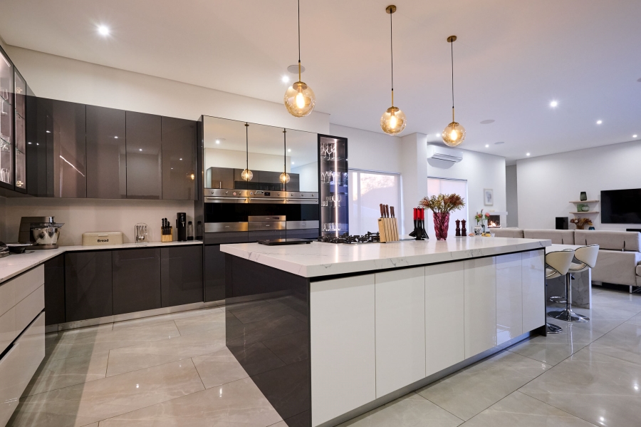 5 Bedroom Property for Sale in Waterfall Country Estate Gauteng