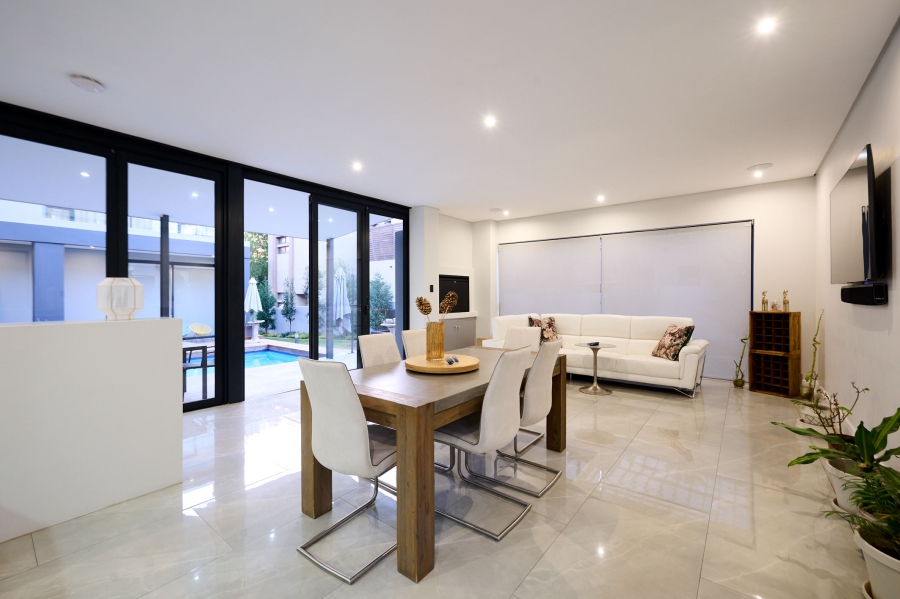 5 Bedroom Property for Sale in Waterfall Country Estate Gauteng