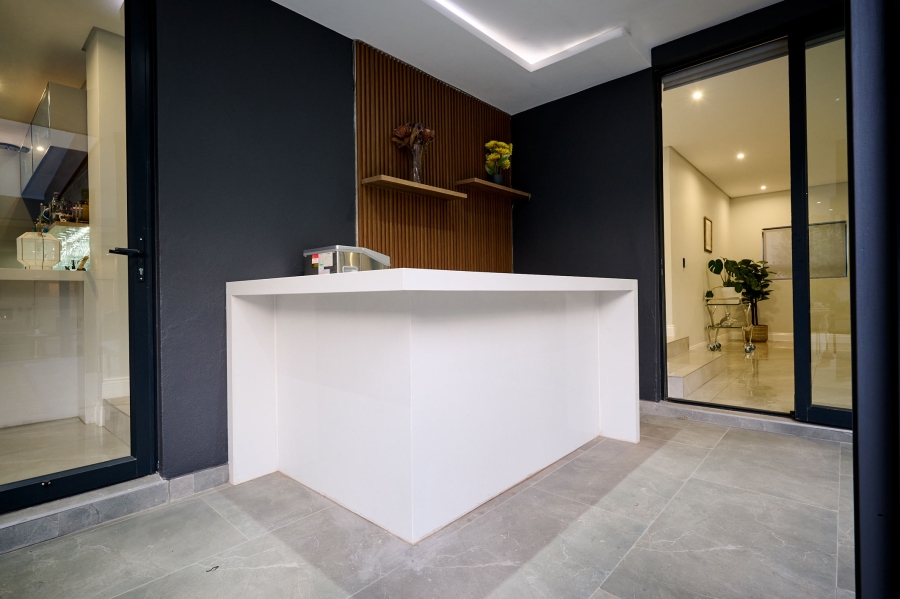5 Bedroom Property for Sale in Waterfall Country Estate Gauteng