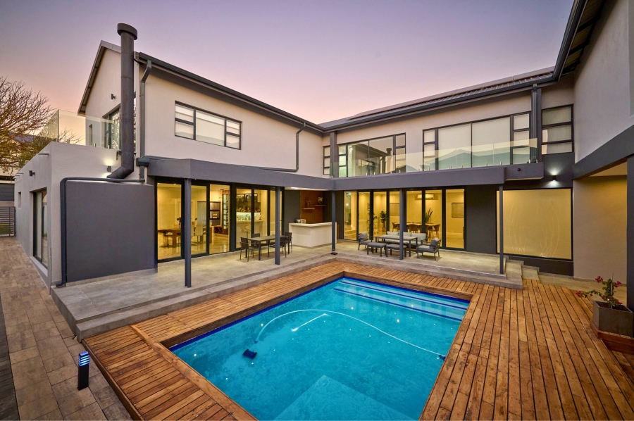 5 Bedroom Property for Sale in Waterfall Country Estate Gauteng