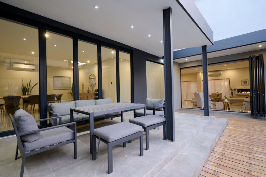 5 Bedroom Property for Sale in Waterfall Country Estate Gauteng