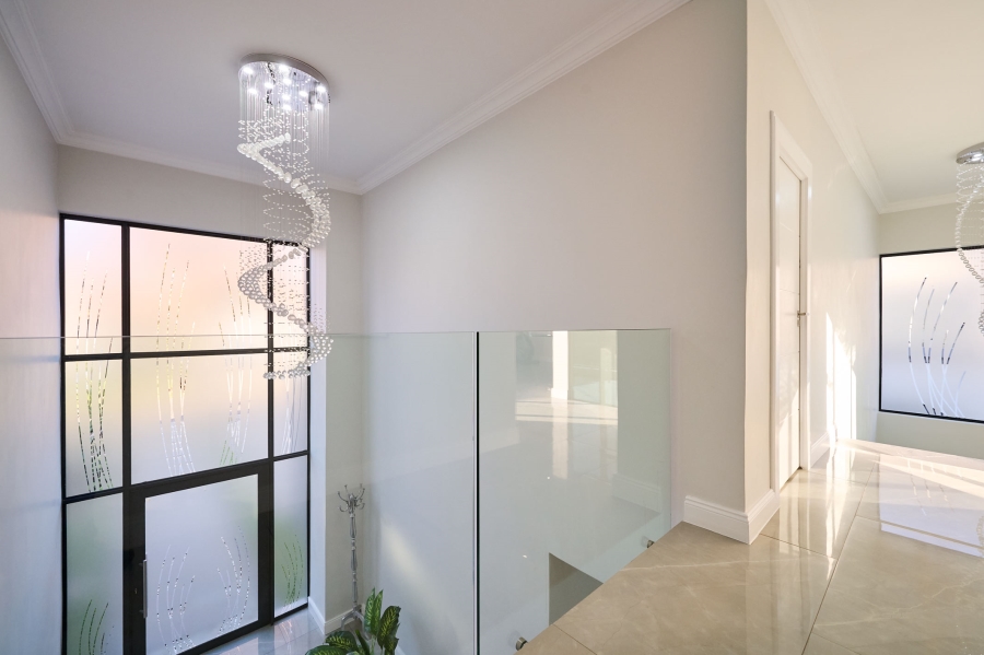 5 Bedroom Property for Sale in Waterfall Country Estate Gauteng