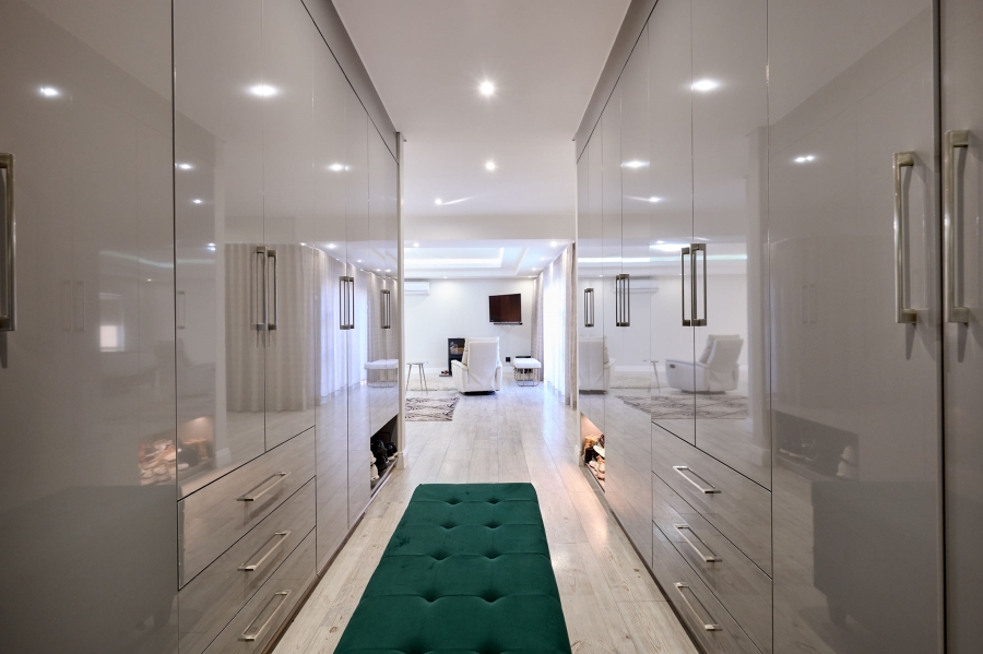 5 Bedroom Property for Sale in Waterfall Country Estate Gauteng