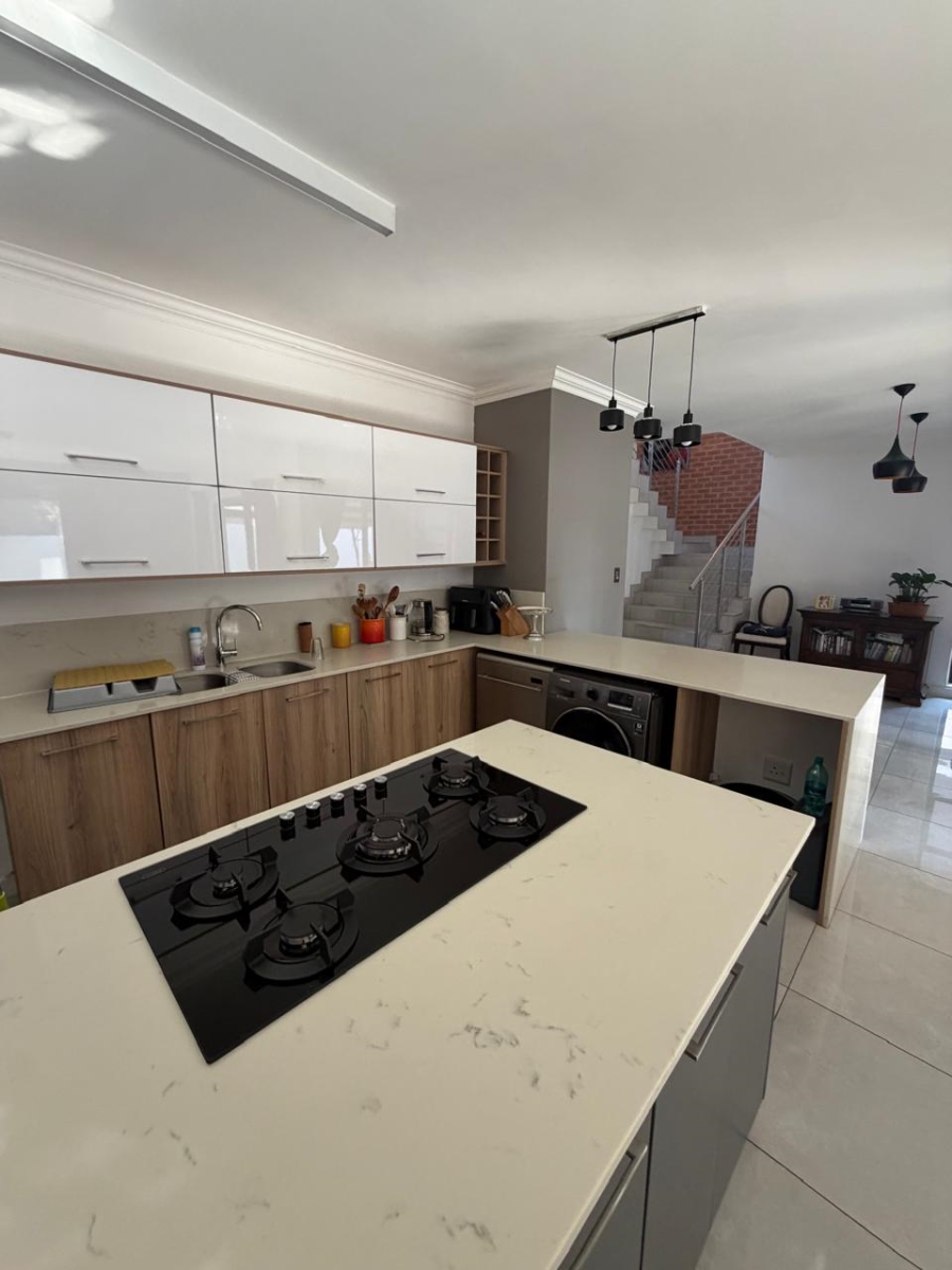To Let 3 Bedroom Property for Rent in Southdowns Estate Gauteng
