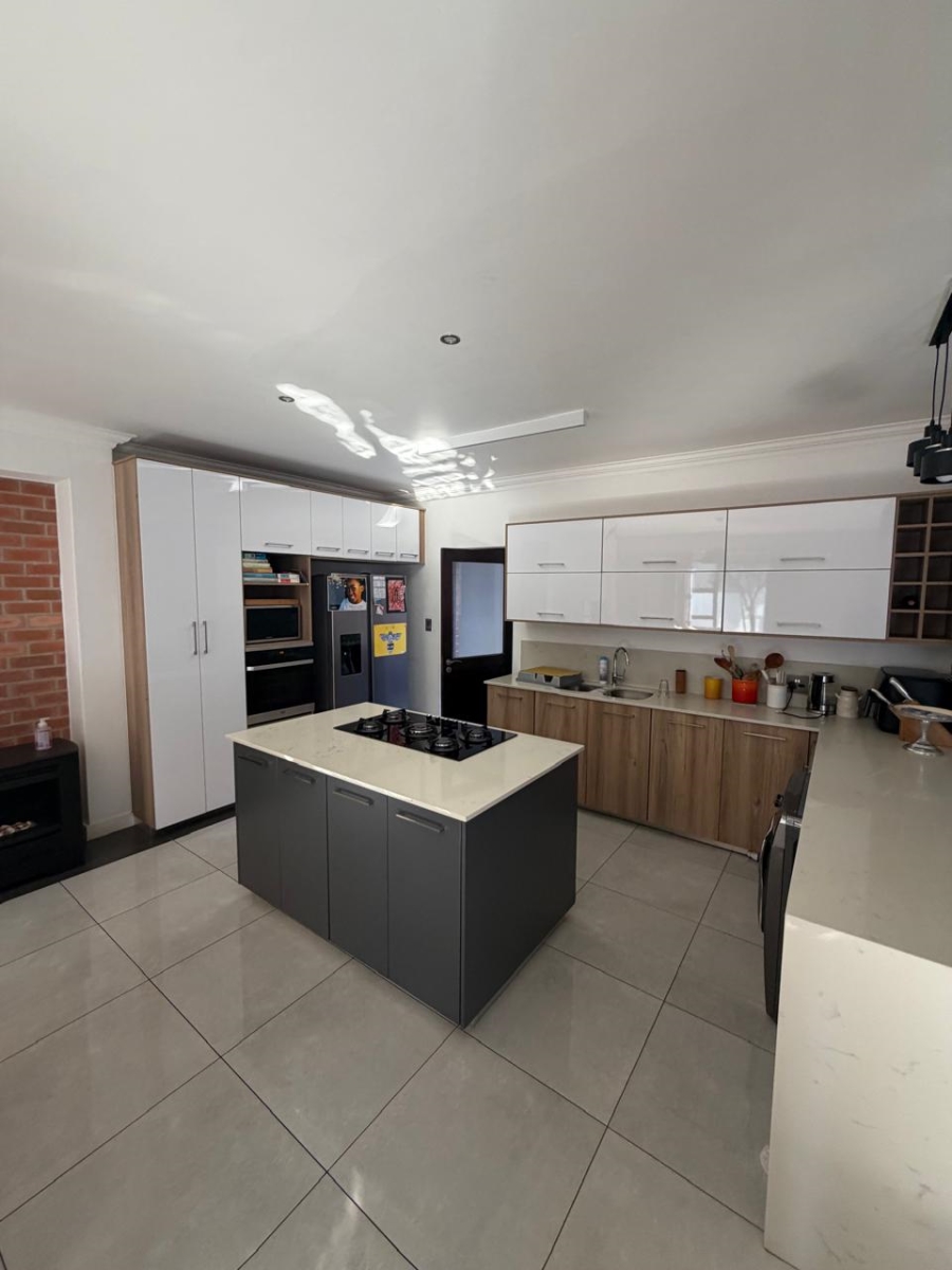 To Let 3 Bedroom Property for Rent in Southdowns Estate Gauteng