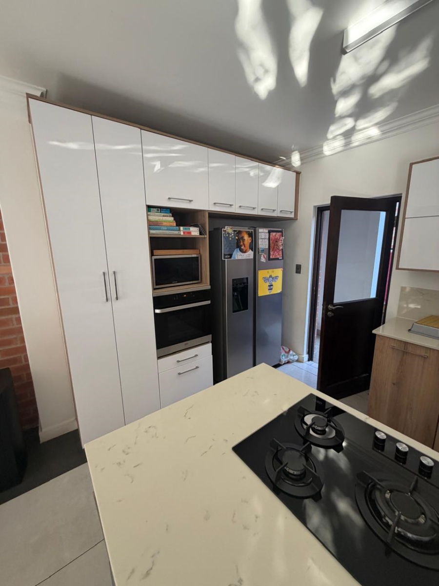 To Let 3 Bedroom Property for Rent in Southdowns Estate Gauteng