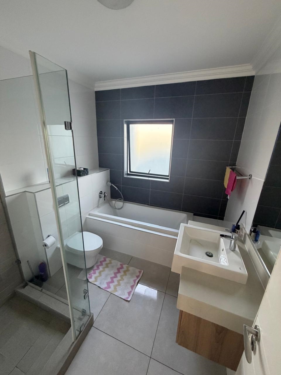 To Let 3 Bedroom Property for Rent in Southdowns Estate Gauteng