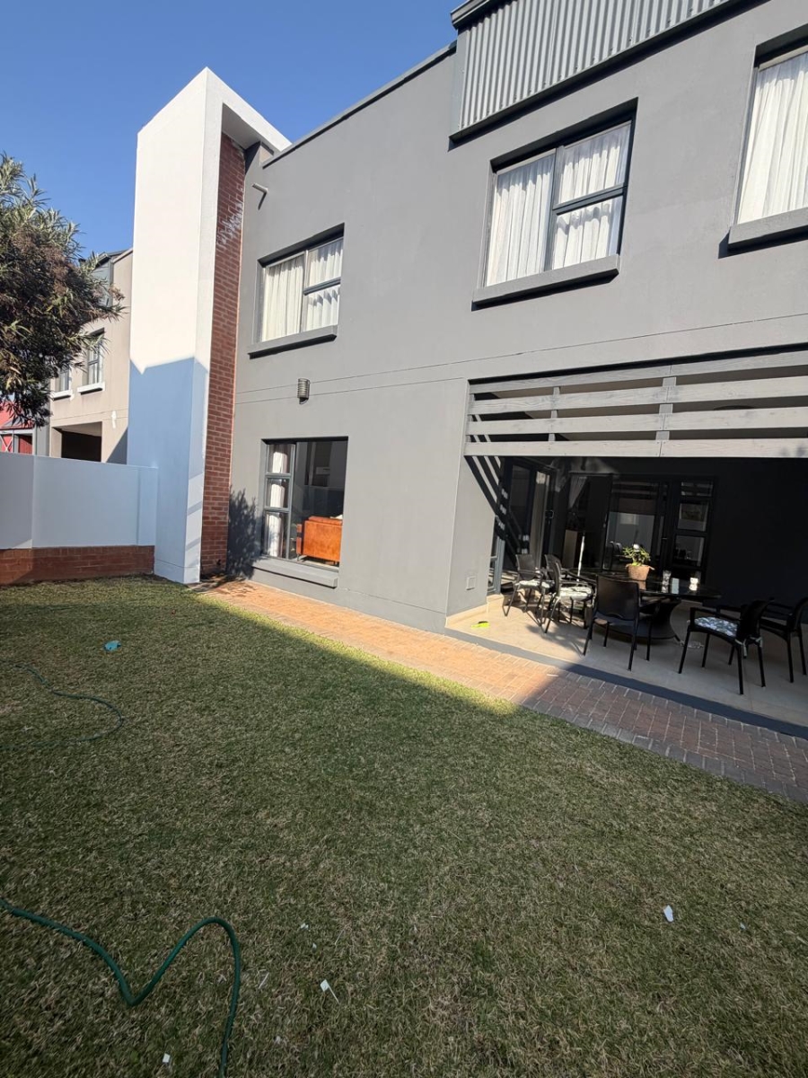 To Let 3 Bedroom Property for Rent in Southdowns Estate Gauteng