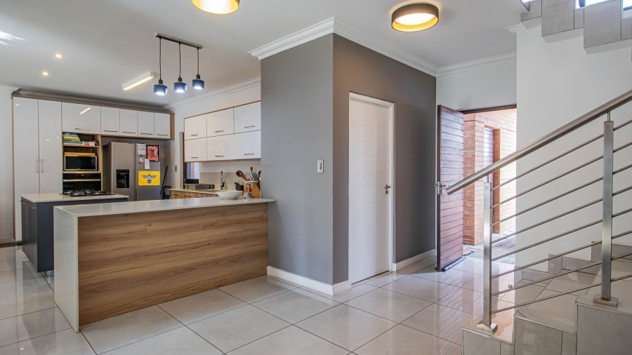 3 Bedroom Property for Sale in Southdowns Estate Gauteng