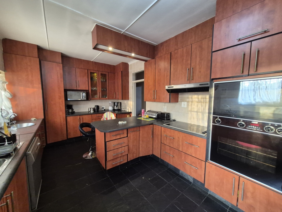 3 Bedroom Property for Sale in Petersfield Gauteng