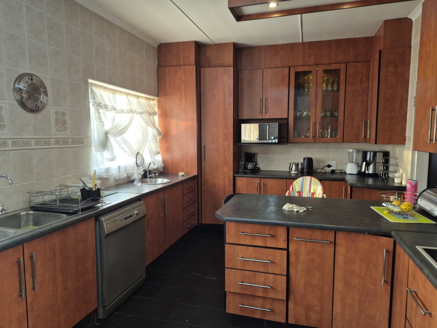 3 Bedroom Property for Sale in Petersfield Gauteng
