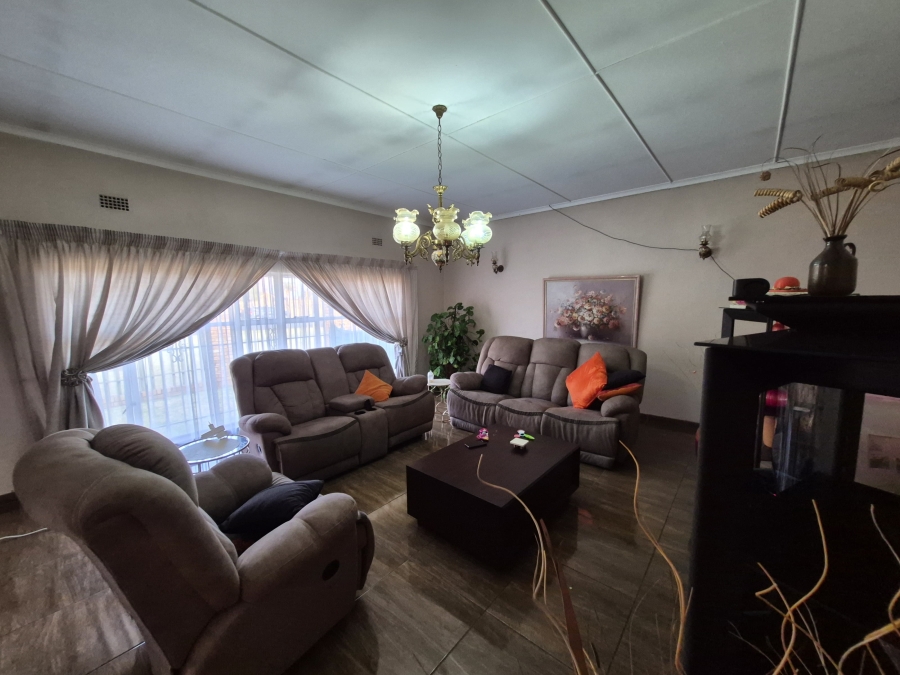 3 Bedroom Property for Sale in Petersfield Gauteng