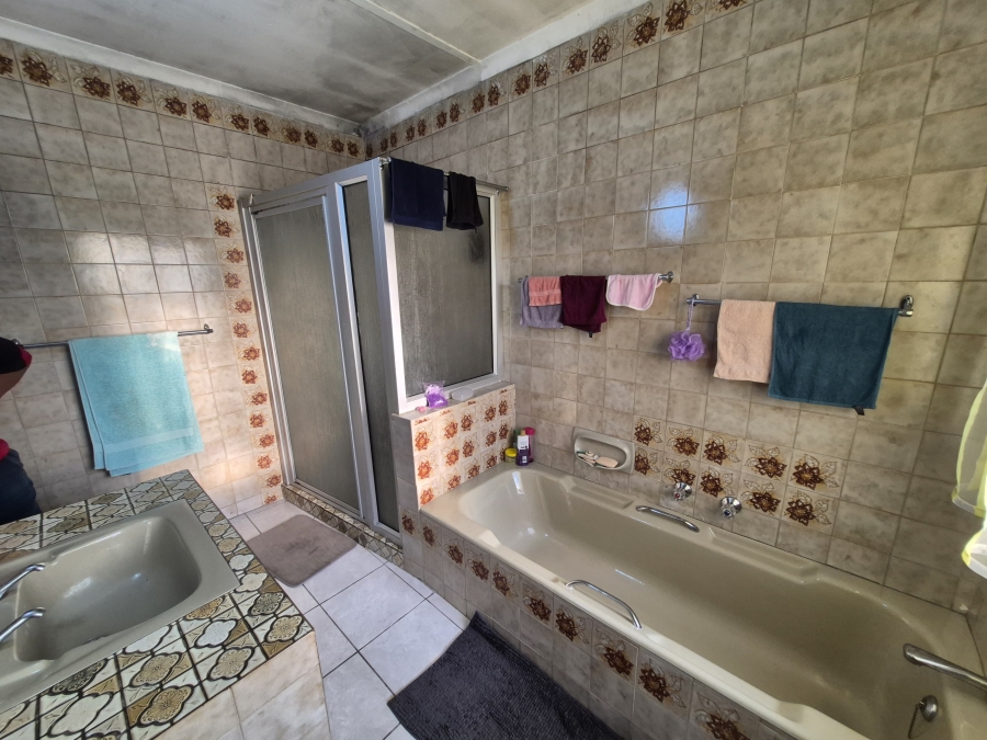 3 Bedroom Property for Sale in Petersfield Gauteng