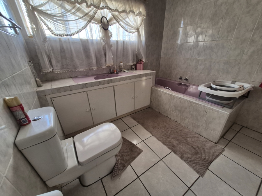 3 Bedroom Property for Sale in Petersfield Gauteng
