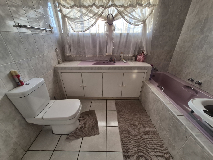 3 Bedroom Property for Sale in Petersfield Gauteng