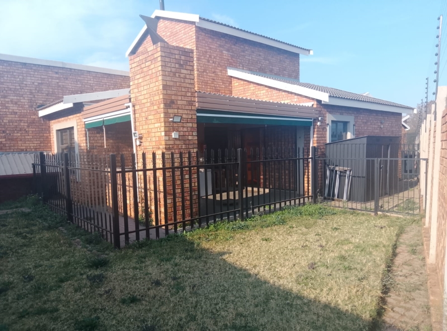 3 Bedroom Property for Sale in Selcourt Gauteng