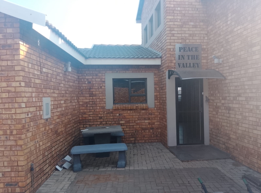 3 Bedroom Property for Sale in Selcourt Gauteng