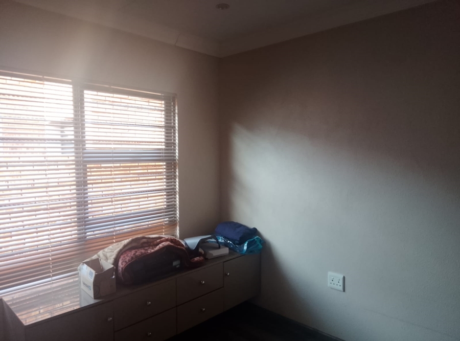 3 Bedroom Property for Sale in Selcourt Gauteng