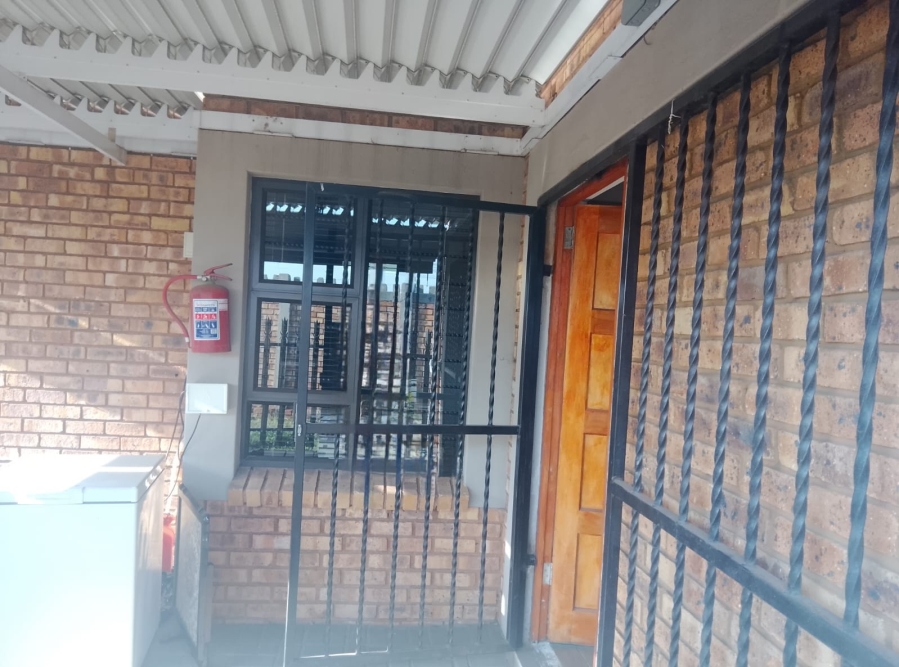 3 Bedroom Property for Sale in Selcourt Gauteng