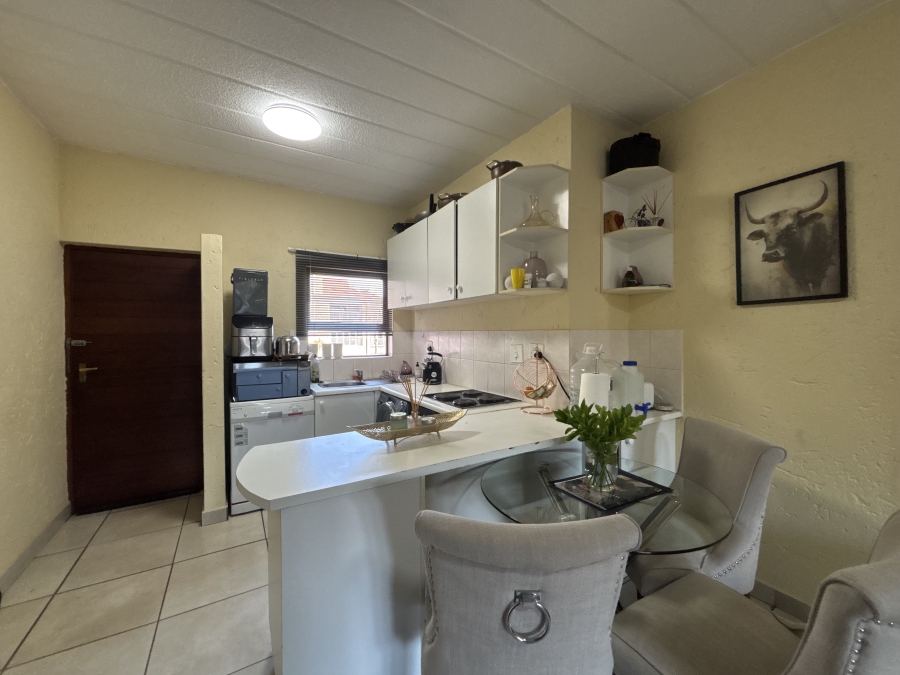 To Let 2 Bedroom Property for Rent in Sunninghill Gauteng