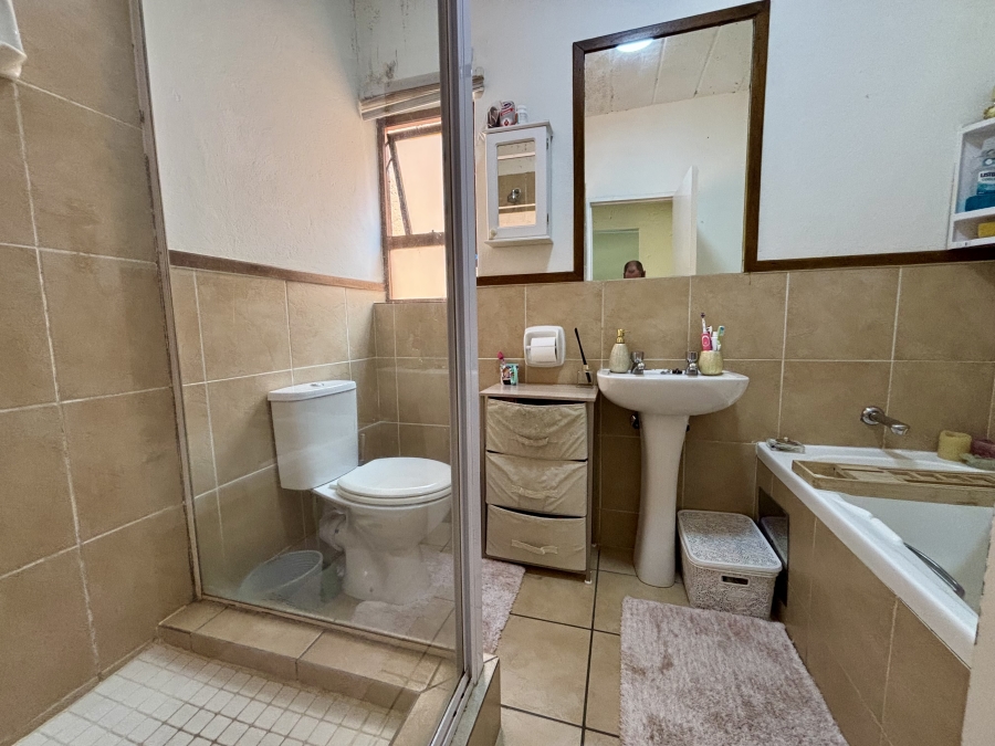 To Let 2 Bedroom Property for Rent in Sunninghill Gauteng