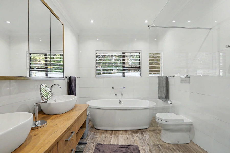5 Bedroom Property for Sale in Bryanston Gauteng