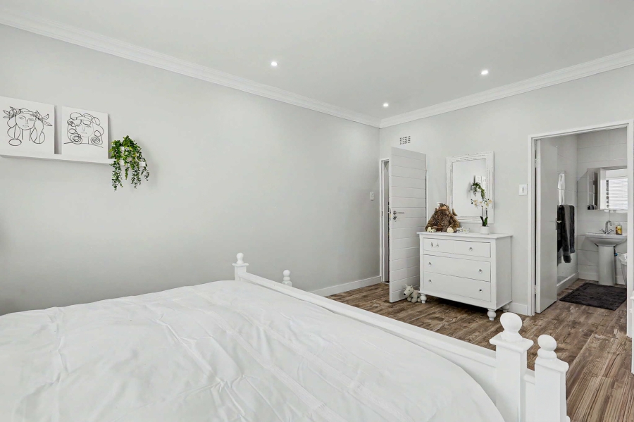 5 Bedroom Property for Sale in Bryanston Gauteng