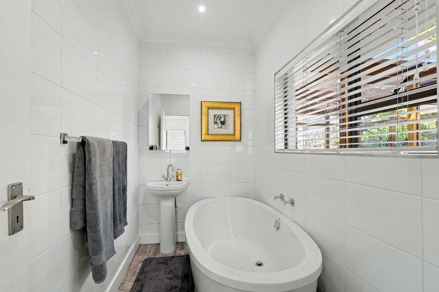 5 Bedroom Property for Sale in Bryanston Gauteng