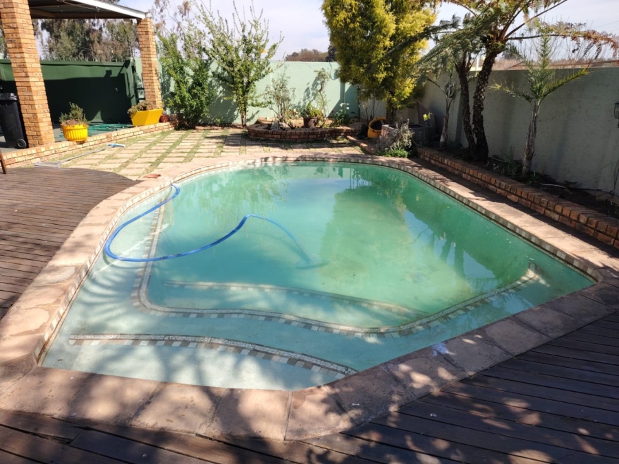 3 Bedroom Property for Sale in Eike Park Gauteng