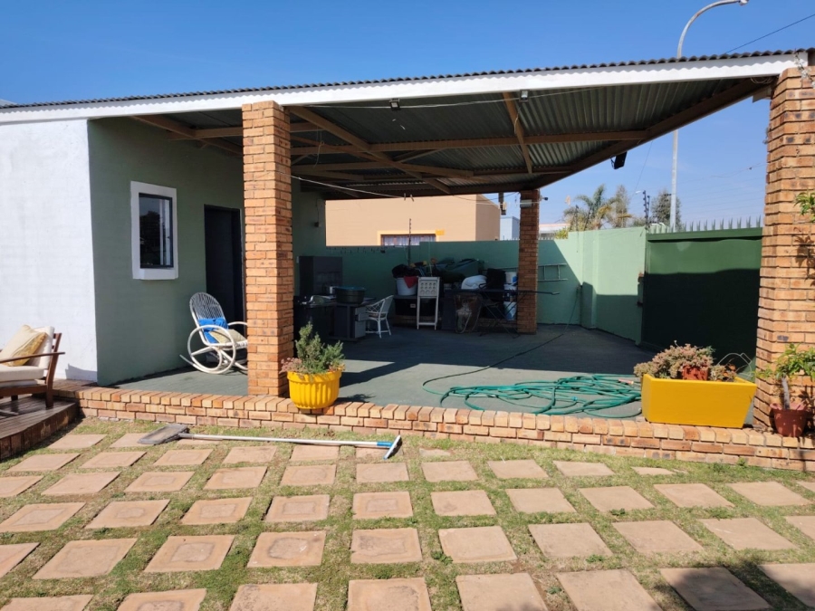 3 Bedroom Property for Sale in Eike Park Gauteng