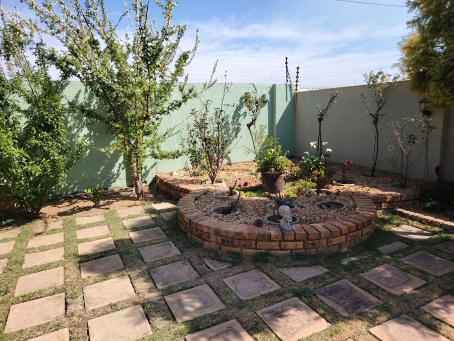 3 Bedroom Property for Sale in Eike Park Gauteng