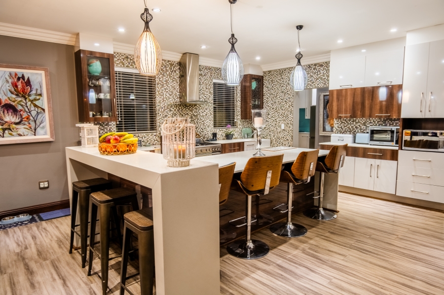 5 Bedroom Property for Sale in Homes Haven Gauteng