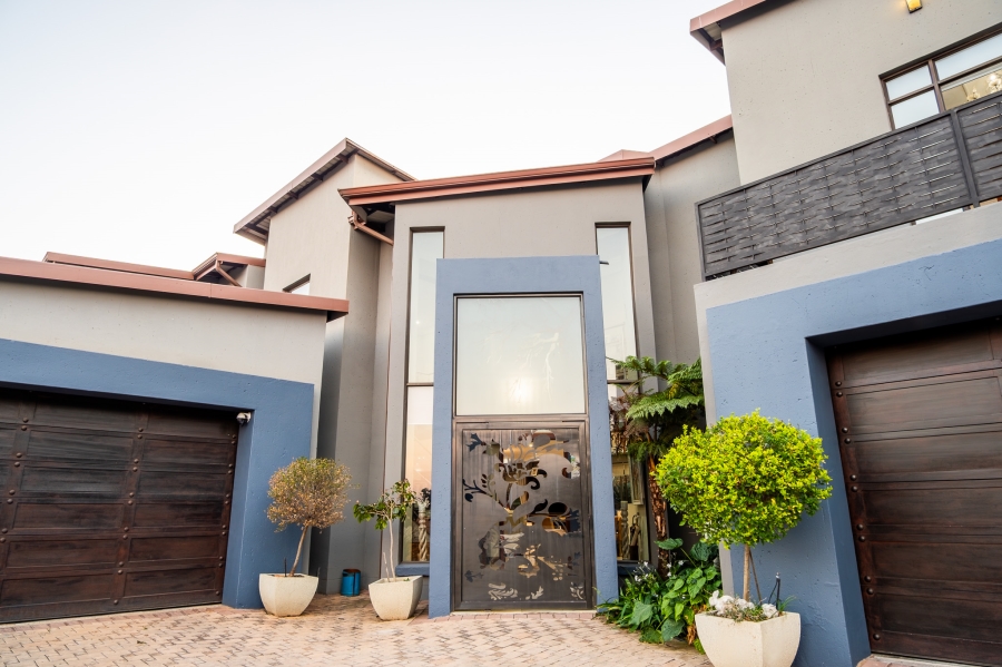 5 Bedroom Property for Sale in Homes Haven Gauteng