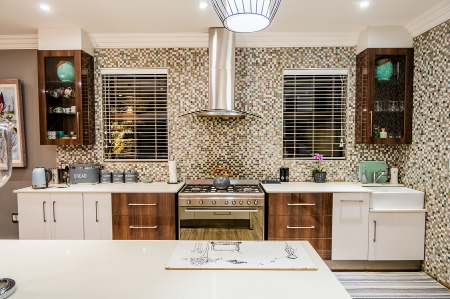 5 Bedroom Property for Sale in Homes Haven Gauteng
