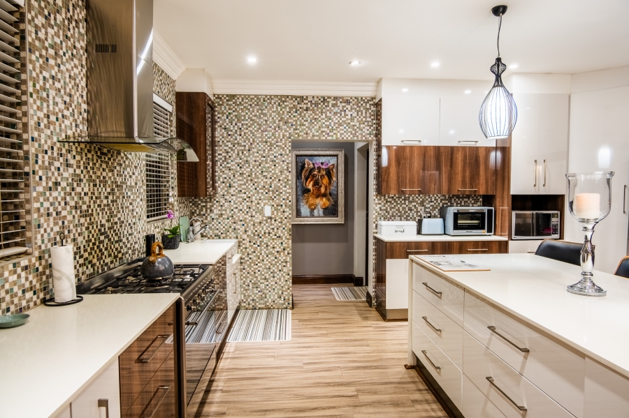 5 Bedroom Property for Sale in Homes Haven Gauteng