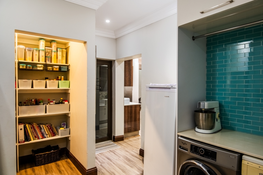 5 Bedroom Property for Sale in Homes Haven Gauteng