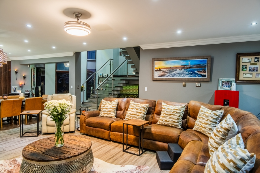 5 Bedroom Property for Sale in Homes Haven Gauteng