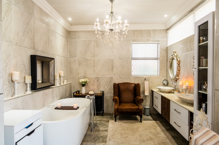 5 Bedroom Property for Sale in Homes Haven Gauteng
