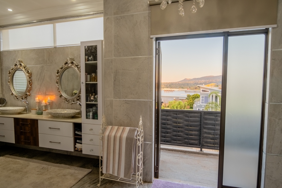 5 Bedroom Property for Sale in Homes Haven Gauteng